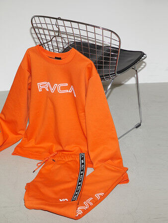 AZUL BY MOUSSY （アズール バイ マウジー）「RVCA（ルーカ）」別注アイテム待望の第二弾が発売！の1枚目の画像