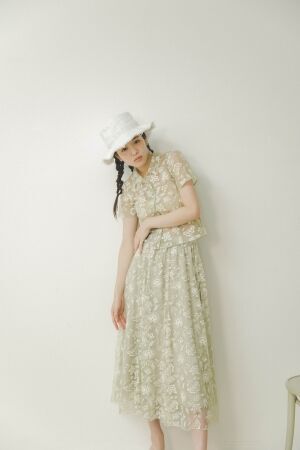 ＜Lily Brown(リリー ブラウン)＞モデル・横田真悠が選んだ夏服！売上利益が全額チャリティになるオンラインストアの新企画の5枚目の画像