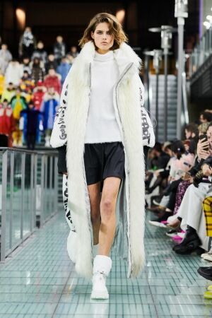 イタリア発のアウトフィットレーベルTATRAS 2020-21 AW COLLECTION PARIS FASHION WEEKの4枚目の画像