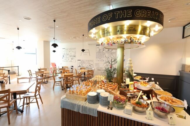 ”スヌーピーの変装シリーズフェア”を「PEANUTS Cafe」「PEANUTS DINER」全店で開催！第2弾は、パイロットに扮した”フライング・エース”！！の5枚目の画像