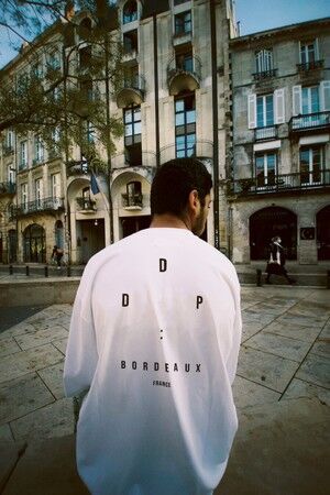 フランス発ストリートブランドddp ×SENSE OF PLACE by URBAN RESEARCHのコラボレーショングラフィックTシャツが登場の3枚目の画像