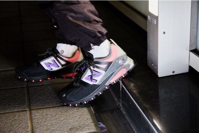 「New Balance × atmos × STAPLE」トリプルコラボレーションモデルの「X-RACER UTILTY」を発売の2枚目の画像