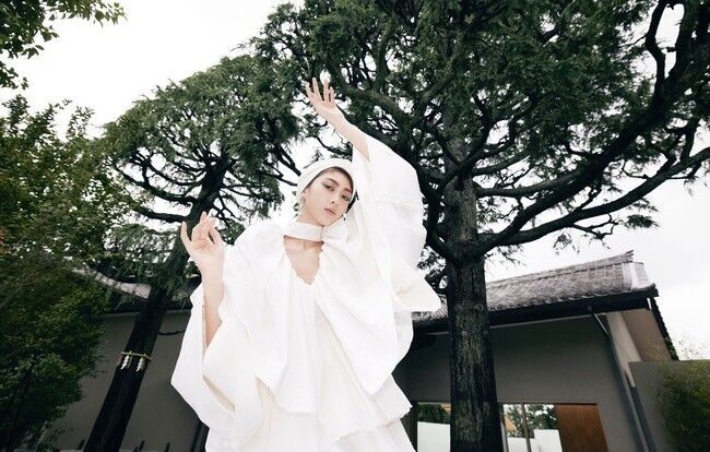 Yumi Katsura Paris Couture × TANGO OPEN“WHITE COLLECTION” for Meiji Kinenkan デビューの6枚目の画像