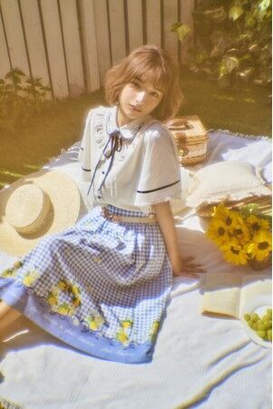 axes femme POETIQUEより2021 summer collection catalogを公開!!の2枚目の画像