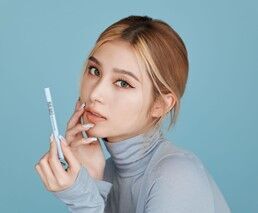 話題の美女・南部桃伽のフルプロデュースのオリジナルコスメブランド、＜NAMO COSMETICS＞ついに始動！自身のセンスとこだわりを詰め込んだ2色のリキッドアイライナーをリリース！の4枚目の画像