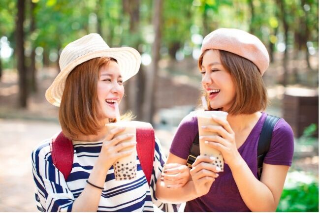 7月20日は「ともだちの日」「夏だ！親友アプリでタピろう！」イベント。タピオカミルクティを無料プレゼント！の1枚目の画像
