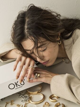 モデル山本優希がディレクターを務めるセレクトショップ「OKu'」が2月28日より第三弾商品を販売開始！オンタイムに着用できる大人カジュアルなアイテムが多数。の2枚目の画像