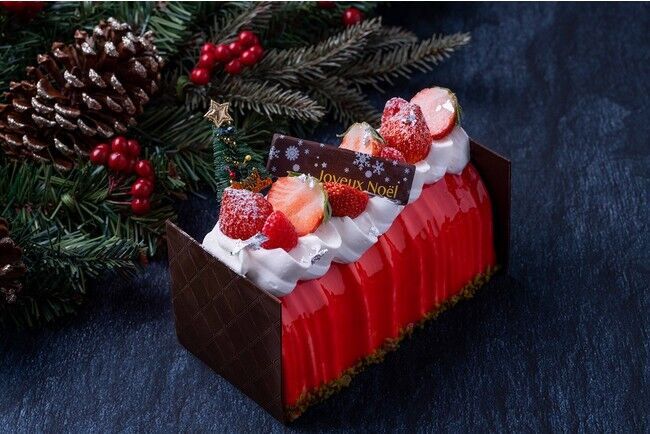 聖なる夜を可憐に彩る“艶やかな赤”をまとったケーキが登場「クリスマスケーキ＆シュトーレン2021」の3枚目の画像