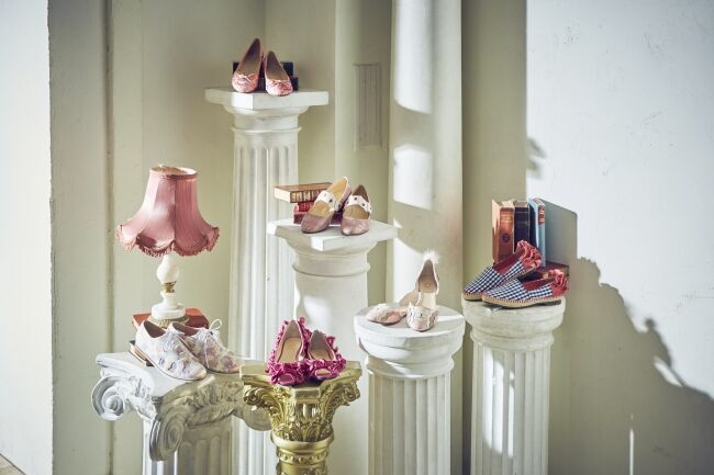 “すべての謎はピンクの靴から始まる” シューズブランドのHIMIKOが新ストーリー「Mystery of on amari」発表！WEB小説に合わせた商品を展開の8枚目の画像