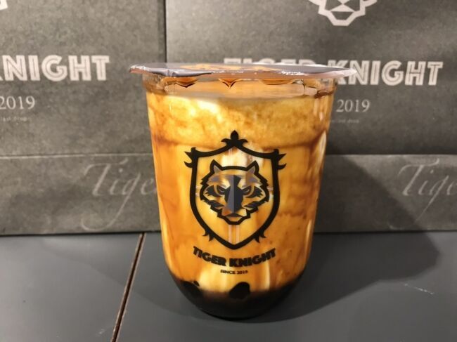 台湾産のモチモチとした黒糖生タピオカを使用した黒糖タピオカ専門店『Tiger knight』が名古屋に上陸！東京池袋では大人気で連日大行列のこの味を名古屋市中区大須で9月28日GRAND OPEN！！の2枚目の画像