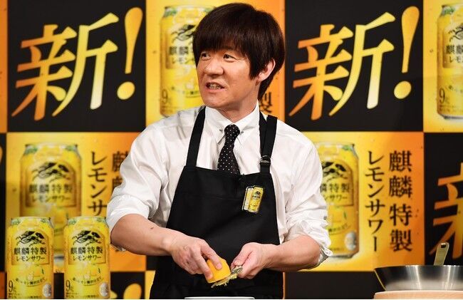 新！「麒麟特製レモンサワー」の手間暇かけたつくり方を内村光良さんが体験。麒麟特製でできた格別なおいしさに内村光良さんも感動「抜群にうまい！! 手間暇かけた味わいが格別ですね。」の5枚目の画像