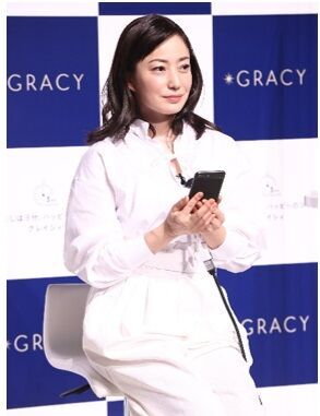 「グレイシィ」新ミューズに菅野美穂さんが就任　菅野流「3分でハッピー＆スマイル」な、とっておきのメイク術を披露！　「資生堂『グレイシィ』新ミューズオンライン発表会」 開催レポートの2枚目の画像