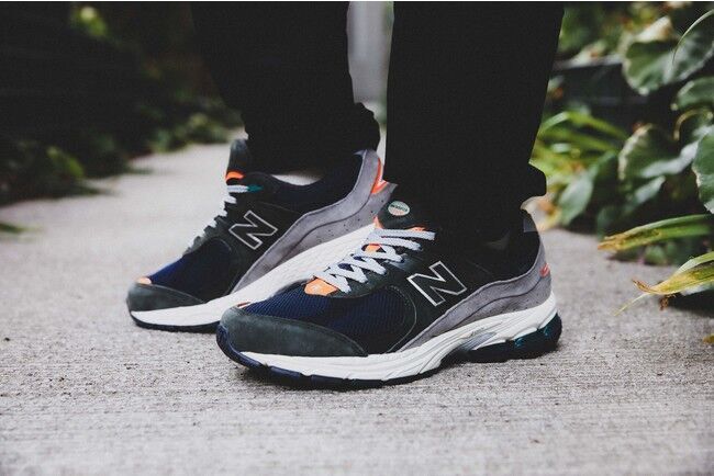 atmosよりNew Balance 1000番台から 「2002」新色2色が国内限定で登場。の4枚目の画像