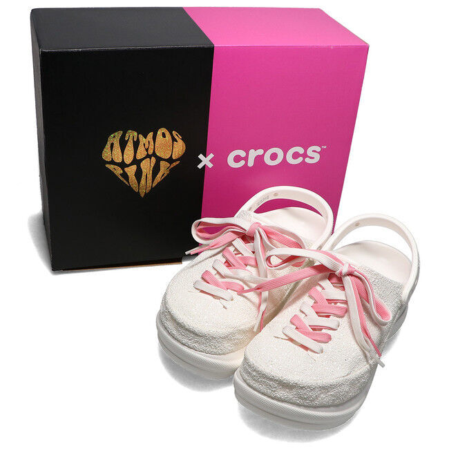 Crocs×atmos pink 初のコラボレーション！サンダルとスニーカーをMIXしたデザインでTOKYO STREETから世界へ発信！の5枚目の画像