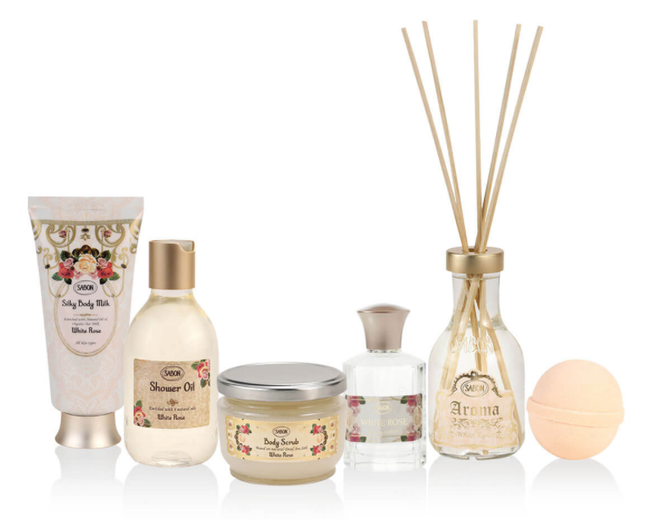 SABON White Day Gift　大切なパートナーへ、心を込めて贈る特別なギフト。限定発売中の「ホワイト・ローズ」の香りを楽しめるキットや、SABONを代表するアイテムを試せるキットをご用意。の2枚目の画像