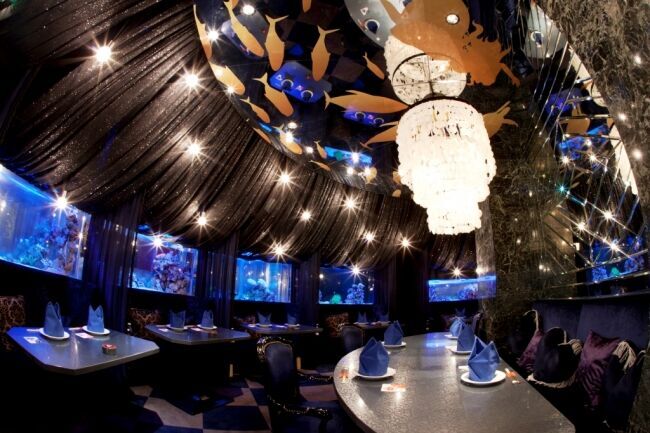 ≪『アリスのファンタジーレストラン』が神秘的な“マーメイドブルー”に染まる！≫「涙の海でコーカス・レース ALICE in Mermaid Party」開催！の19枚目の画像