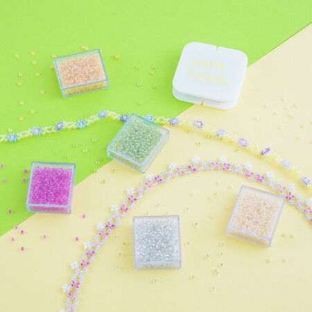 あったらいいなを詰め込んだガラスビーズアクセサリーセット「プチっとビーズ / petit beads」が発売中！便利機能を詰め込んだワークボードも。初心者から本格派までアクセサリー作りが楽しめます。の10枚目の画像