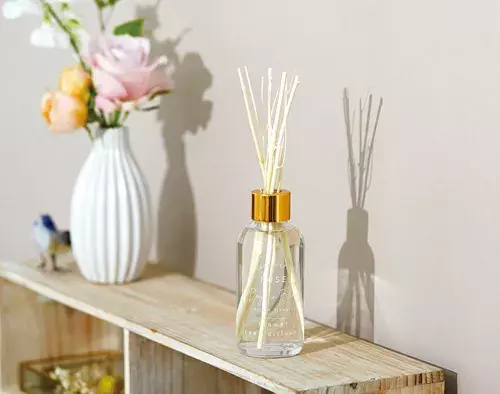 咲き香る花々の贈りもの 芳醇な花のアロマが魅力のギフトシリーズ デイズインブルーム からハンド ネイルクリームのギフトセットとリードディフューザーが新発売 ローリエプレス 咲き香る花々の贈りもの 芳醇な花のアロマが魅力のギフトシリーズ デイズインブルーム からハンド ネイルクリームのギフトセットとリードディフューザーが新発売 ローリエプレス