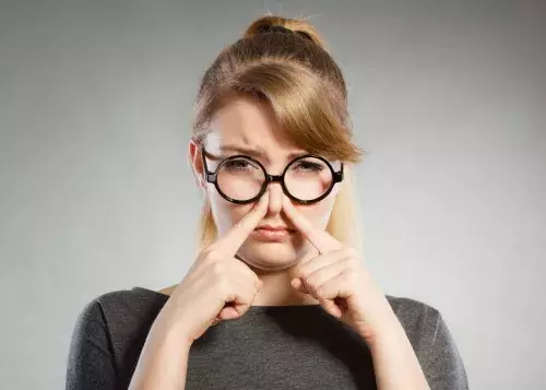 サンマより臭い 女性の頭皮のニオイを防ぐ方法3つ ローリエプレス