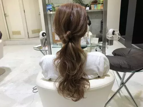 ゴム一本でつくる 後ろ姿が可愛い大人のポニーテールアレンジ ローリエプレス ゴム一本でつくる 後ろ姿が可愛い大人のポニーテールアレンジ ローリエプレス