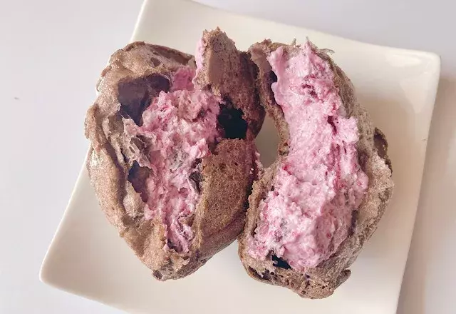 感動 手で持つと ずっしり 重い ビアードパパ新作 ブルーベリーチーズケーキ は何個でも食べれる美味さだった ローリエプレス 感動 手で持つと ずっしり 重い ビアードパパ新作 ブルーベリーチーズケーキ は何個でも食べれる美味さだった ローリエプレス