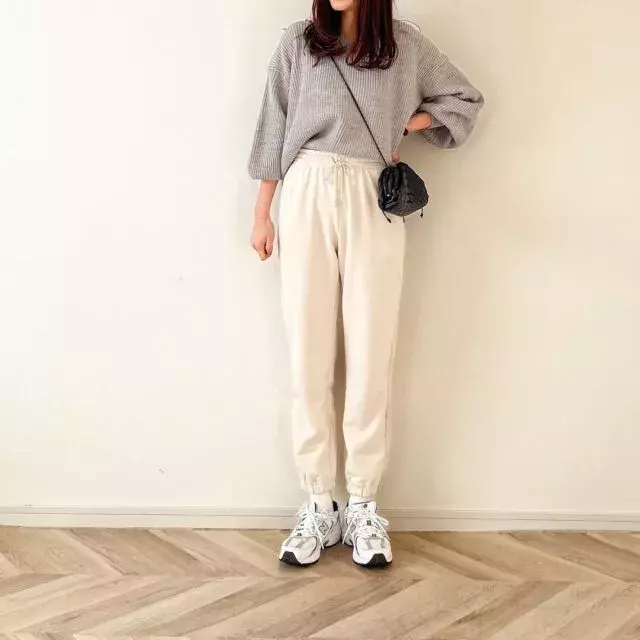 こんな合わせ方も ユニクロの スウェットパンツ を使った シューズ別コーデ を紹介 ローリエプレス