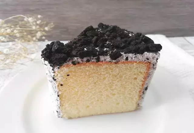 この組み合わせ最高ッ スタバの新作スイーツ クッキー クリームシフォンケーキ がマジでウマい ローリエプレス