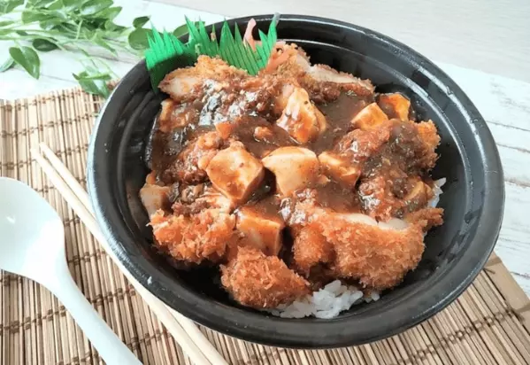 無限に食べれちゃう ほっともっとから 麻婆チキンかつ丼 が新登場 ボリュームが凄い ローリエプレス