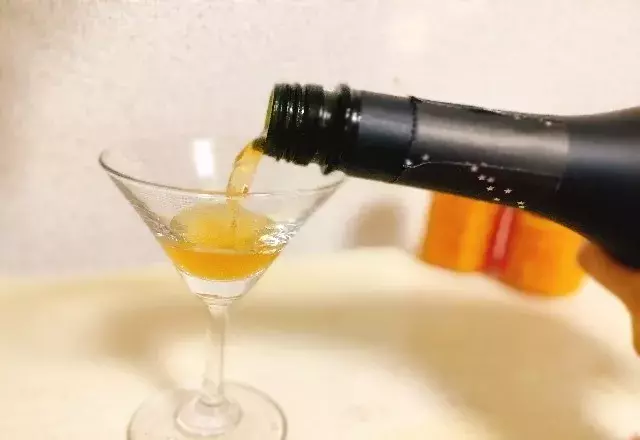 女子会シーズンにおすすめ お酒が苦手な人でもスッと飲みやすい フェスティの スパークリングワイン とは ローリエプレス