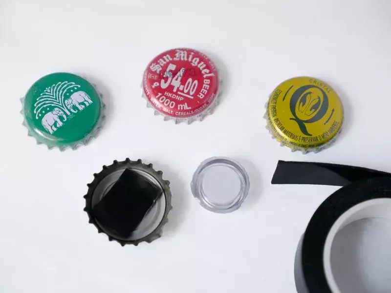 100均グッズで超カンタン 王冠で作る 旅の思い出マグネット ローリエプレス