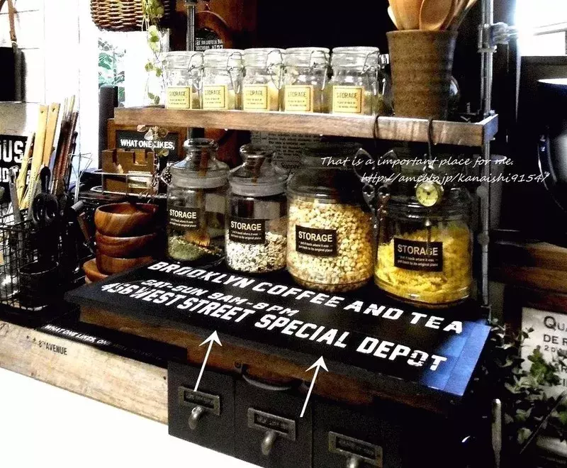 ごちゃつくキッチンの収納アイデア 食器棚や調味料の整理術からキッチン収納のdiyまで ローリエプレス