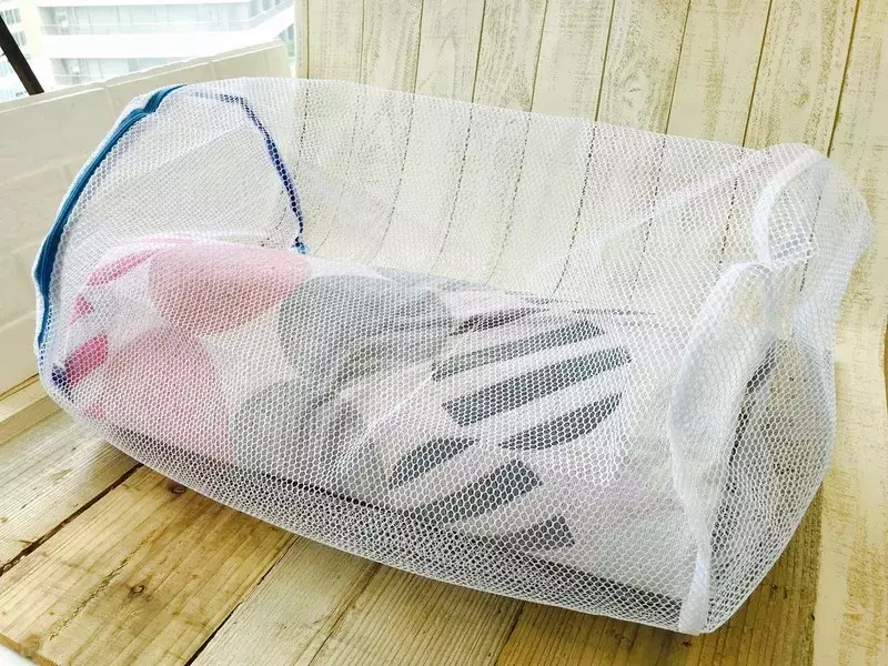 洗濯ネットなら ニトリ で決まり 特大サイズもバリエーション豊富だからラグも毛布も自宅で洗える ローリエプレス