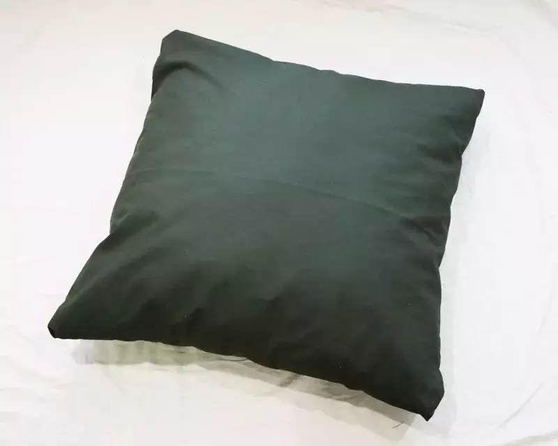 材料は布と糸だけで超簡単ハンドメイド 初心者におすすめなオリジナルクッションカバーの作り方 ローリエプレス 材料は布と糸だけで超簡単ハンドメイド 初心者におすすめなオリジナルクッションカバーの作り方 ローリエプレス