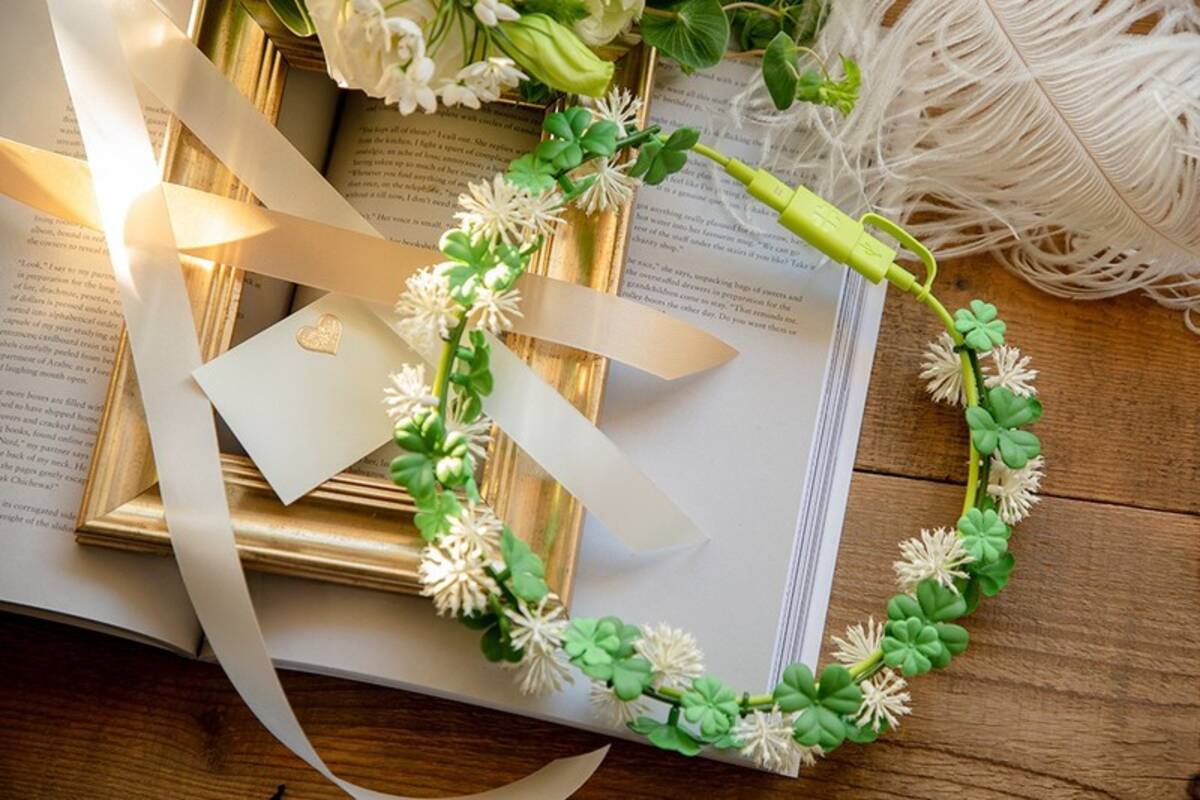 とっても実用的な花かんむり かわいすぎる スマホケーブル が登場 ローリエプレス