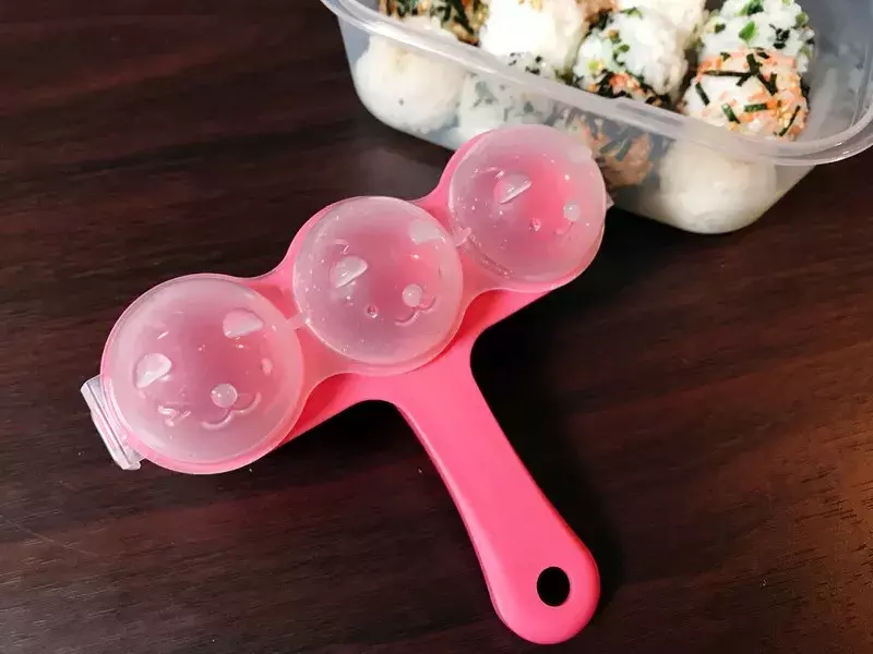 キャンドゥ これは本当に簡単 ふりふりごはんボール で振るだけでかわいいごはんが作れる ローリエプレス