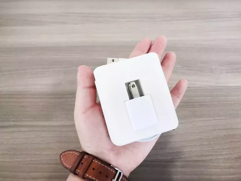 ダイソー 充電環境をスッキリさせよう 充電器ホルダー がオススメ ローリエプレス ダイソー 充電環境をスッキリさせよう 充電器ホルダー がオススメ ローリエプレス