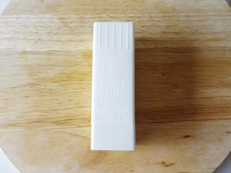 スティックのりみたいに使える 直ぬりバタースティック で料理が捗る ローリエプレス