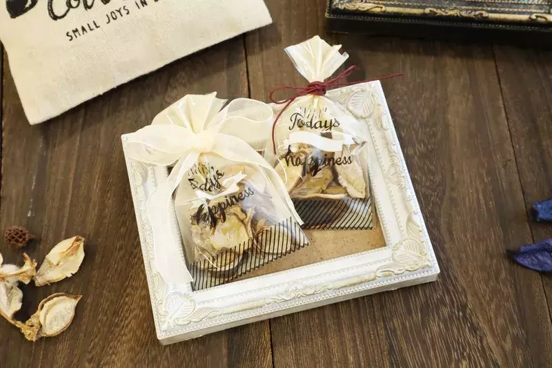 飾ってもおしゃれな サシェ を100均ハンドメイド 好みの香りやアロマを楽しもう 推し色研究所 6 ローリエプレス 飾ってもおしゃれな サシェ を100均ハンドメイド 好みの香りやアロマを楽しもう 推し色研究所 6 ローリエプレス