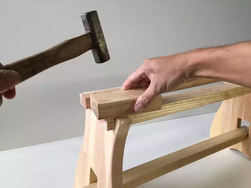 ベンチを簡単diy おしゃれなパイン材のキットが簡単なのに本格派 ローリエプレス