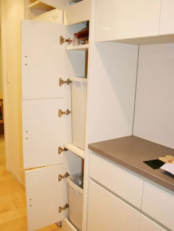簡単diy 冷蔵庫周りに隙間ピッタリのゴミ箱内蔵収納棚を自作 ローリエプレス