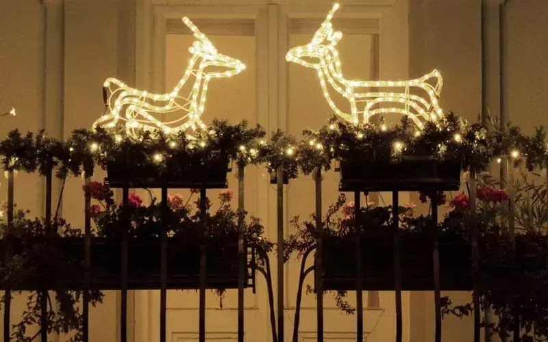 簡単diy 冬イベントはバルコニーでイルミネーションを楽しもう ローリエプレス 簡単diy 冬イベントはバルコニーでイルミネーションを楽しもう ローリエプレス