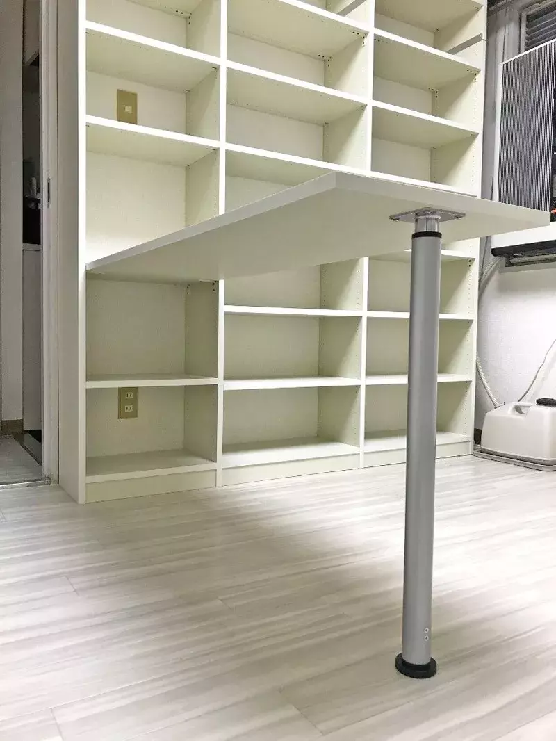 自分設計 簡単diy お仕事スペース確保 プチ書斎になるカウンターテーブル付きの壁面収納棚 ローリエプレス