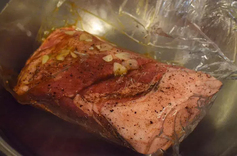 柔らかジューシー ローストポークの作り方 豚肩ロースもanova低温調理で柔らかく ローリエプレス