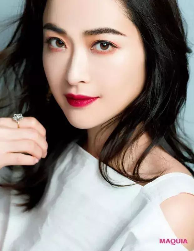 チャイボーグメイク 韓国ビューティに次ぐ新たなトレンド Snsを中心に話題のメイクのやり方は ローリエプレス