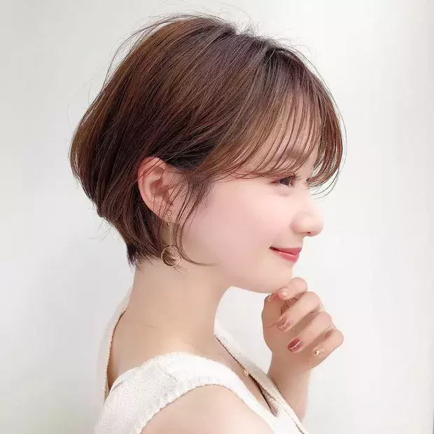 代 30代向き 横顔に見惚れる女っぽカジュアルショートヘア ローリエプレス