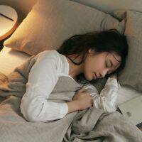 約8割の人は睡眠リズムが乱れている？ 正しい睡眠とは？