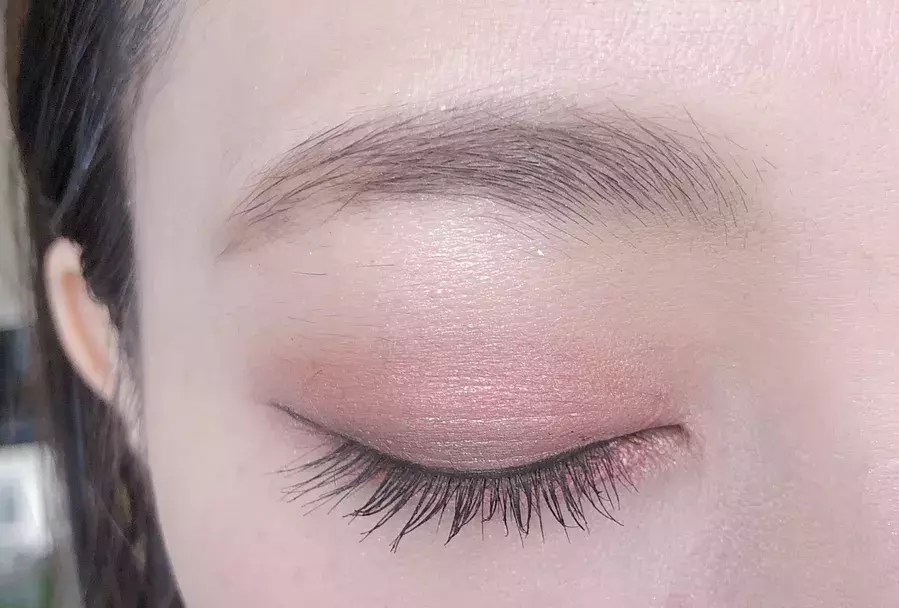 瞳の色診断part2 瞳に合わせたブラウンで でか目が叶う 今年は 艶 でバージョンアップ ローリエプレス