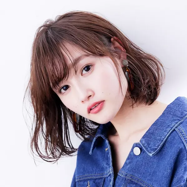 今ドキ感のある女っぽボブは ミックスカール セミウェット質感がカギ ローリエプレス