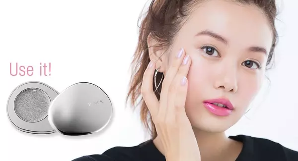 練り系ハイライト で自然にツヤ感を出すには 手軽に立体感もプラスするメイクテク ローリエプレス