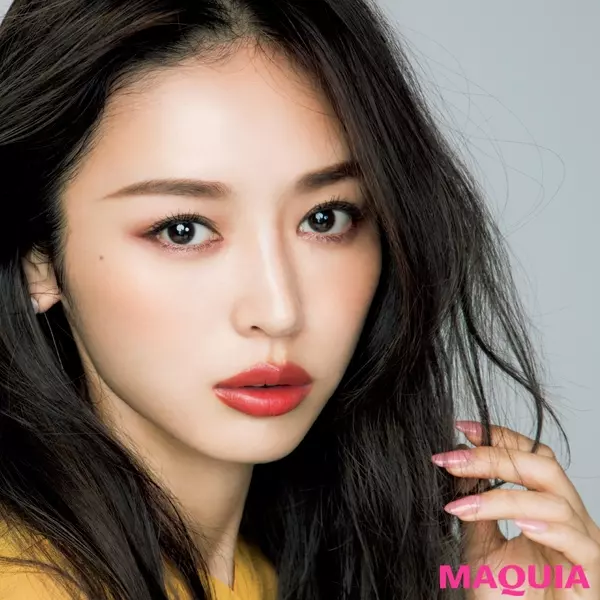 1本で旬顔になれる トレンドの渋柿オレンジリップがイエベ肌にマッチ ローリエプレス